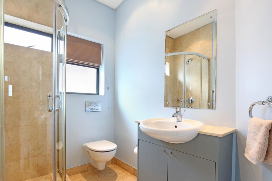 To Let 2 Bedroom Property for Rent in Green Point Western Cape